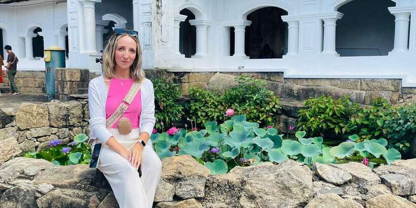 From Colombo: Sigiriya and Dambulla Day Trip with Safari - Dambulla Cave Temple before the heat