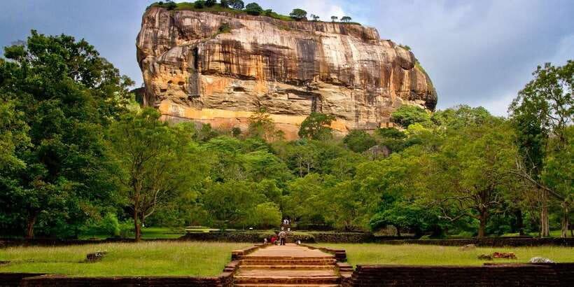 From Colombo: Sigiriya and Dambulla Day Trip with Safari - Choosing the national park jeep safari