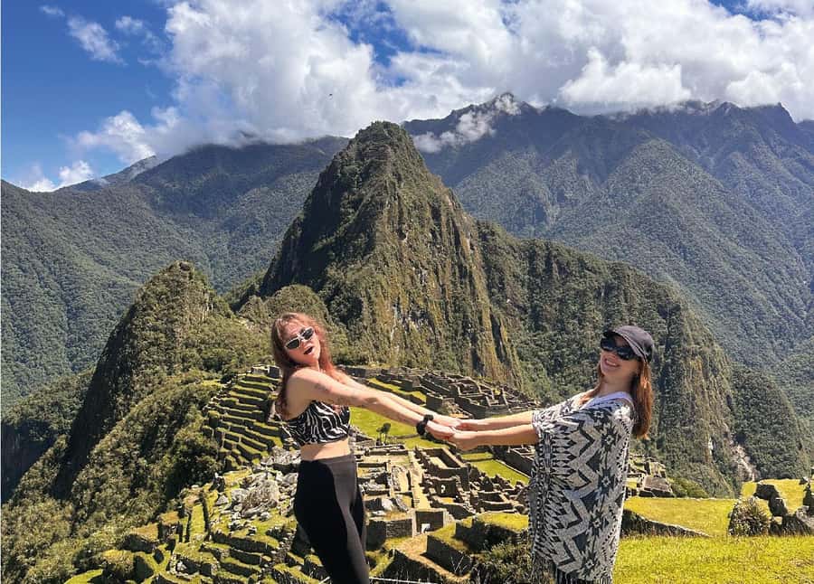 From Cusco: 2-Day Trip to the Sacred Valley and Machu Picchu - The Pisac market and the Urubamba lunch stop