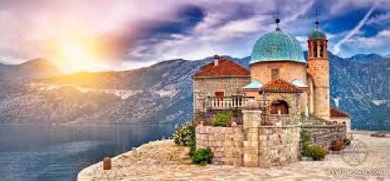 From Dubrovnik: Montenegro Day Trip with Boat Cruise - Cruising toward Kotor through the bay