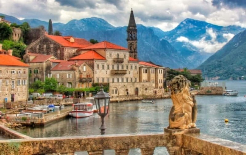 From Dubrovnik: Montenegro Day Trip with Boat Cruise - Border crossings, documents, and timing