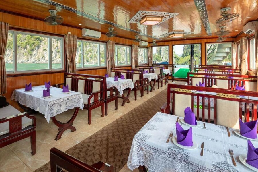 From Hanoi: Halong Bay Deluxe Cruise Day Trip - Luon Cave by kayak, boat, or another option