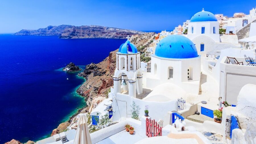 From Heraklion/Crete: Santorini Island Guided Day Trip - Oia, blue domes and the caldera edge