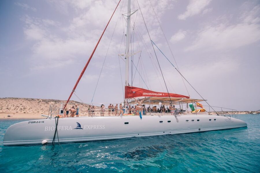 From Lanzarote: Sailing Day Trip Around La Graciosa - Key points to know before booking