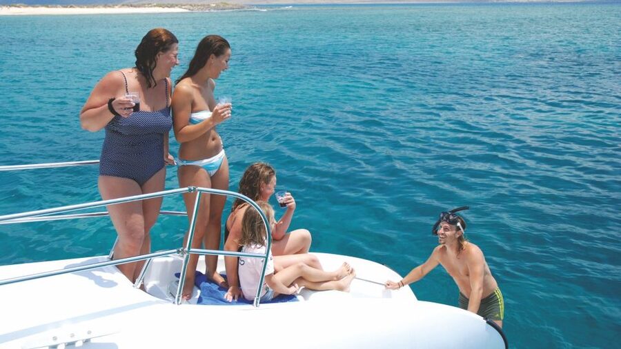 From Lanzarote: Sailing Day Trip Around La Graciosa - Why La Graciosa makes a good day from Lanzarote