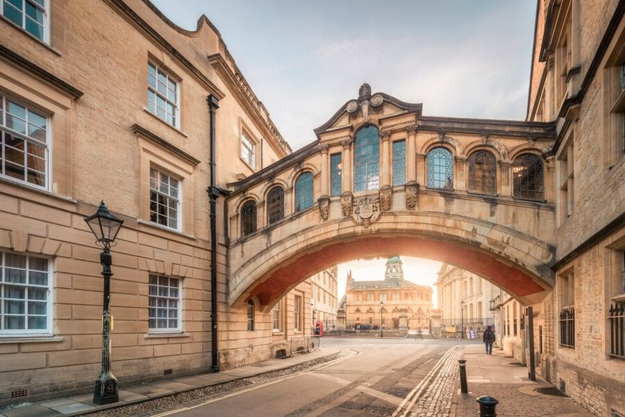 From London: Cotswolds and Oxford Guided Day-Trip - How good is the guide?