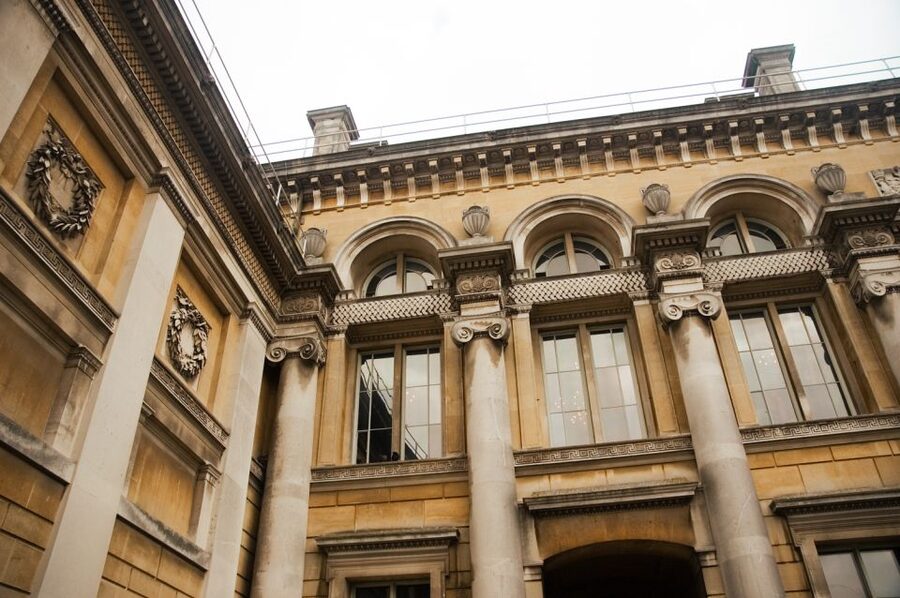 From London: Oxford and Cotswolds Villages Day Trip - The value of $80