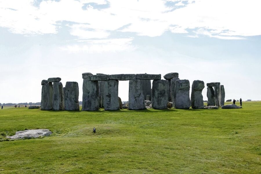 From London: Windsor, Oxford & Stonehenge Full-Day Trip - Stonehenge and the unanswered questions
