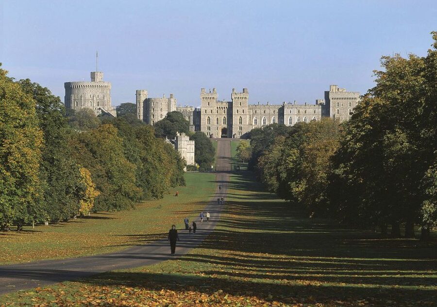 From London: Windsor, Oxford & Stonehenge Full-Day Trip - The guides are a major part of the value