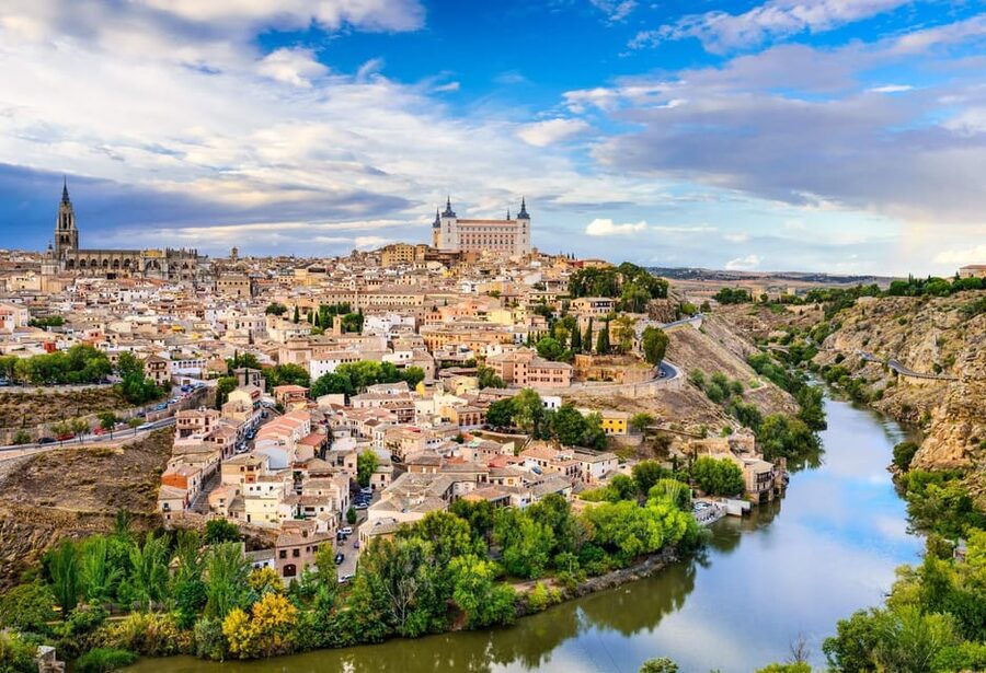 From Madrid: Guided Day Trip to Toledo by Bus - The one-hour ride and the Mirador del Valle stop