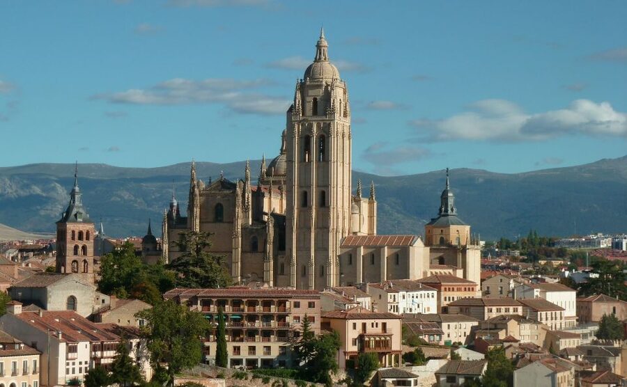 From Madrid: Segovia & Avila Day Trip with Optional Tickets - Is $59 good value?