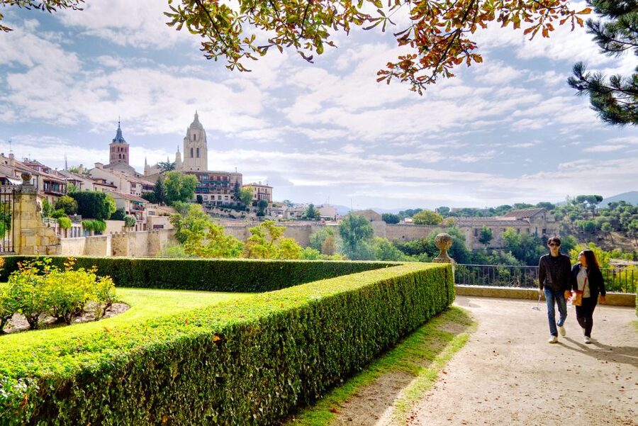 From Madrid: Segovia & Avila Day Trip with Optional Tickets - Segovia Cathedral and the optional ticket decision