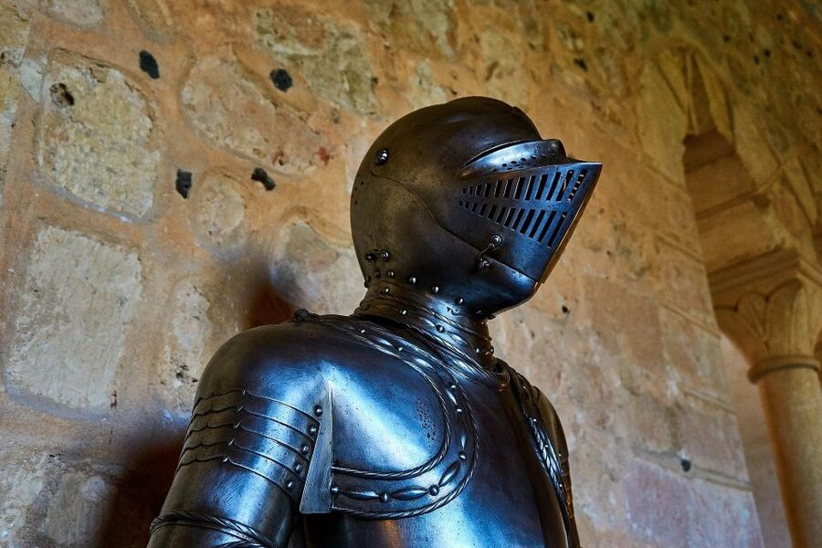 From Madrid: Segovia & Avila Day Trip with Optional Tickets - The Alcázar is best approached from the outside