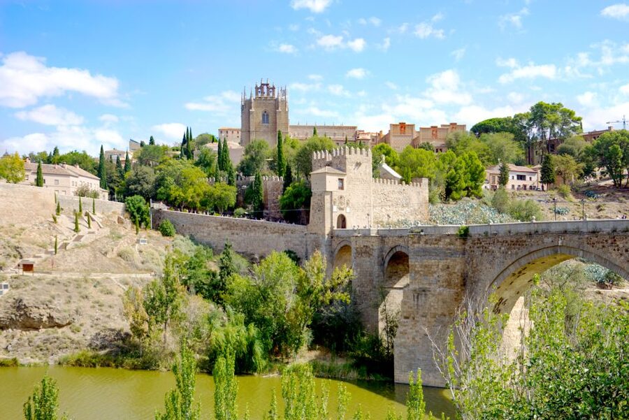 From Madrid: Toledo Guided Day Trip - The workshop stop and Toledo’s sword tradition