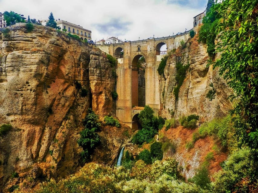 From Malaga: Ronda and Setenil de las Bodegas Day Trip - Ronda in three and a half hours