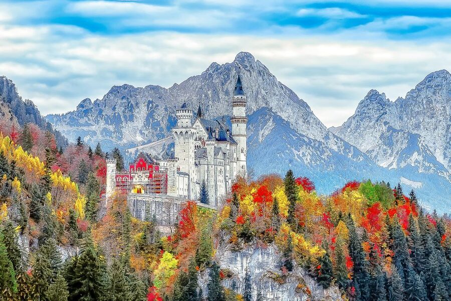 From Munich: Neuschwanstein Castle Full-Day Trip - The uphill route to Neuschwanstein