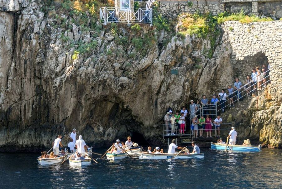From Naples: Capri, Anacapri, and Blue Grotto Full-Day Trip - The guide can make or break the day