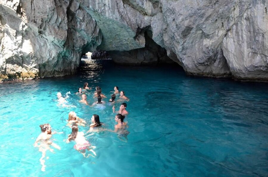 From Naples: Capri Boat Day Trip with Drinks - Food, drinks, and the return cruise
