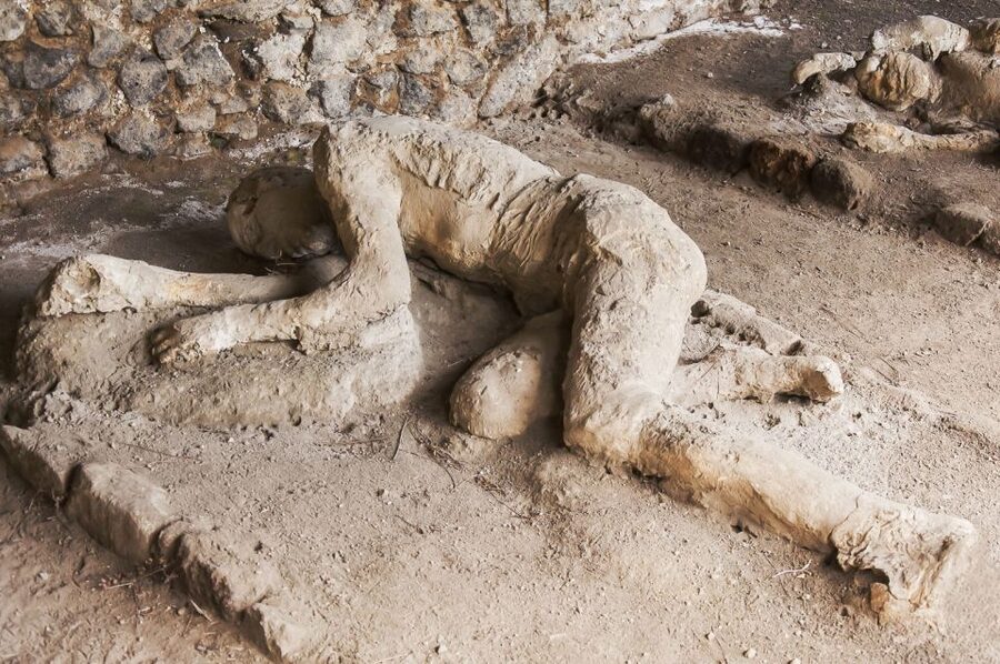 From Naples: Pompeii & Amalfi Coast Full-Day Trip with Lunch - Guides, languages, and group size