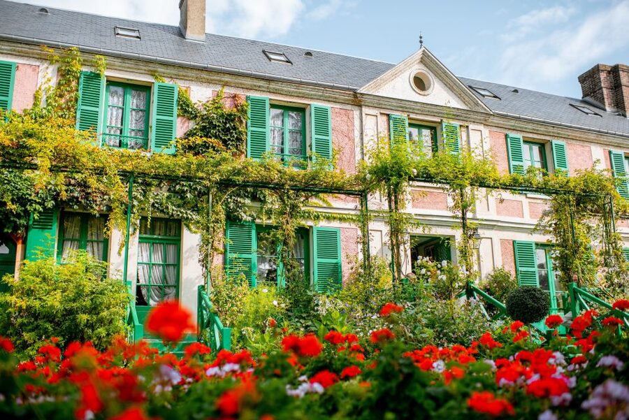 From Paris: Giverny and Versailles Palace Guided Day Trip - Why this combination works