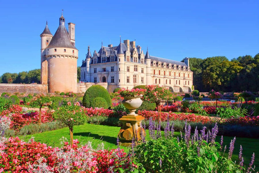 From Paris: Loire Valley Castles Day Trip With Wine Tasting - Chambord, a castle built to impress