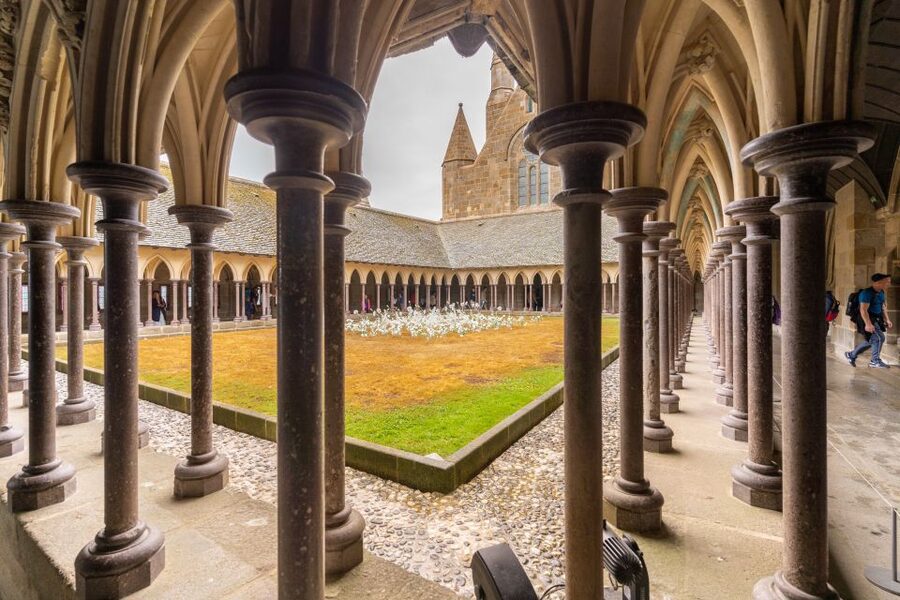 From Paris: Mont Saint Michel Day Trip with a Guide - The 4-hour-45-minute ride from Paris