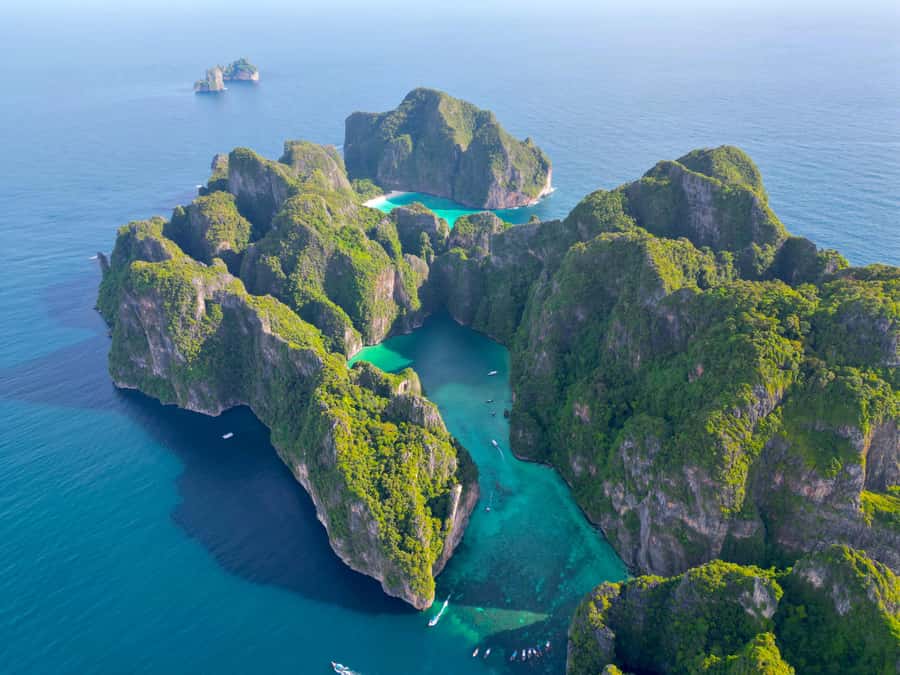 From Phuket: Day Trip to Phi Phi with Private Longtail Tour - One quiet hour on Phi Phi Don