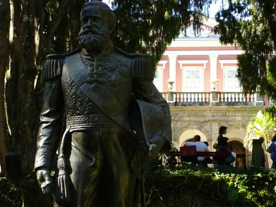 From Rio de Janeiro: Petrópolis Day Trip with Optional Lunch - Quitandinha Palace and the value of a short photo stop