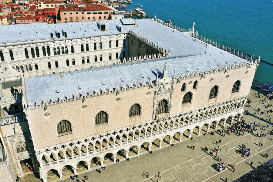 From Rome: Day Trip to Venice by High-Speed Train - Meeting at Via Marsala and boarding the train