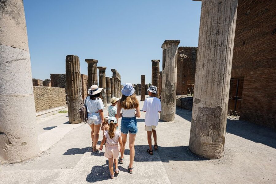 From Rome: Pompeii, Amalfi Coast, and Sorrento Day Trip - A scenic look at the Amalfi Coast