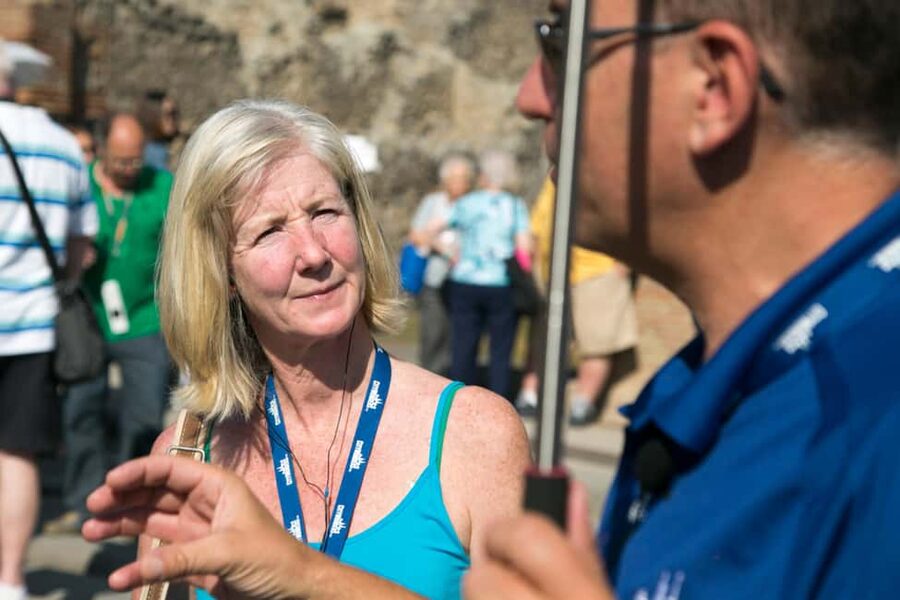 From Rome: Pompeii, Amalfi Coast, and Sorrento Day Trip - The guides make a real difference