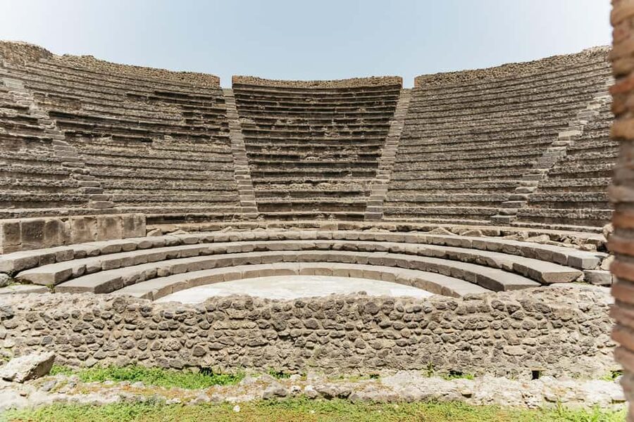 From Rome: Pompeii Day Trip with Optional Vesuvius and Lunch - Who should book this day?