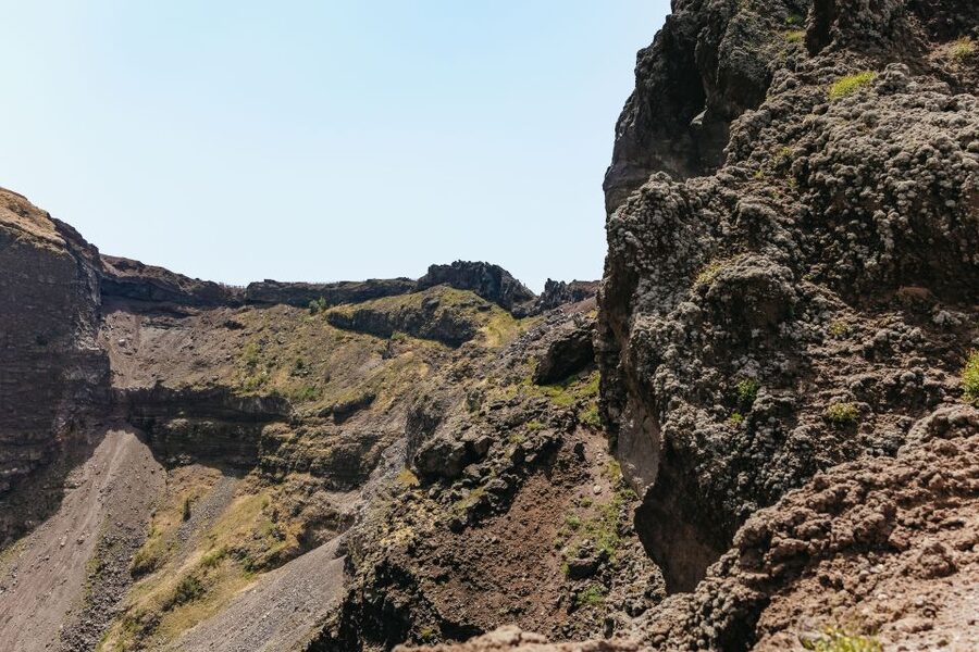 From Rome: Pompeii Day Trip with Optional Vesuvius and Lunch - What the guides add to the day