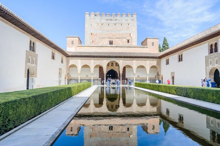 From Seville: Granada Day Trip Alhambra and Albaycin - The Abades de la Roda break