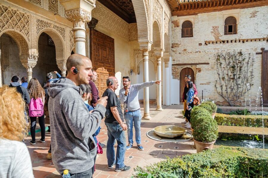 From Seville: Granada Day Trip Alhambra and Albaycin - Walking through Albaycin