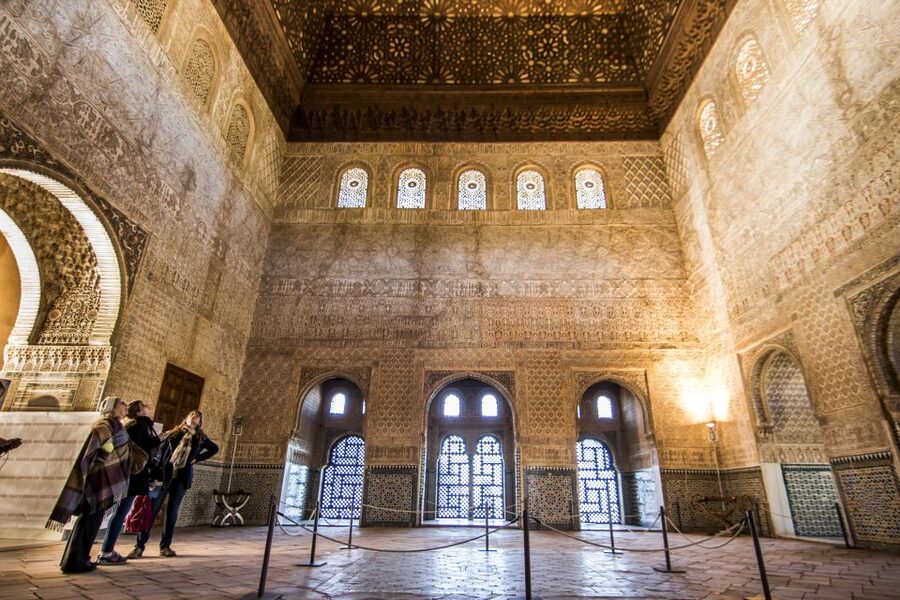 From Seville: Granada Day Trip with Alhambra and Albaicín - The ride back to Seville