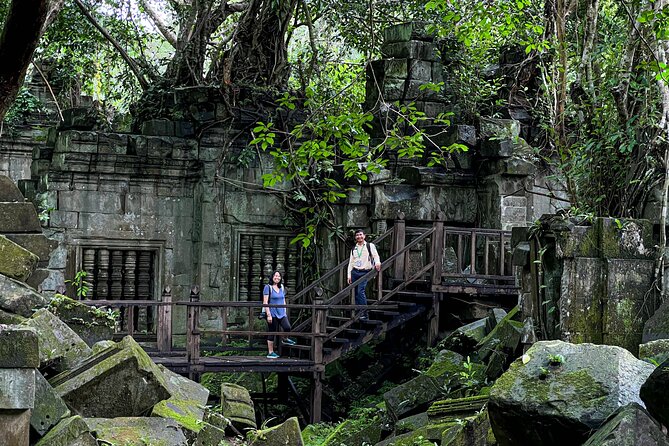 From Siem Reap: Angkor Wat and Floating Village 3-Day Trip - Day 2: Banteay Srei, palm sugar, and Beng Mealea