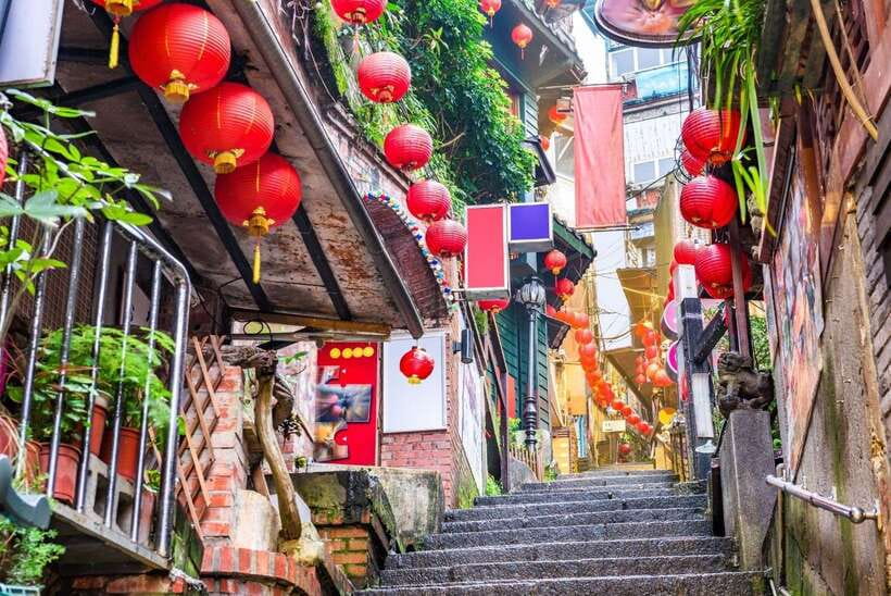 From Taipei: Shifen, Jiufen, and Yehliu Guided Day Trip - Why this northern Taiwan day trip works