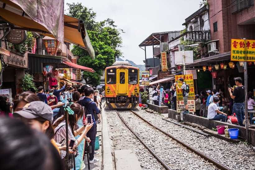 From Taipei: Shifen, Jiufen, and Yehliu Guided Day Trip - Jiufen Old Street and its steep stairways