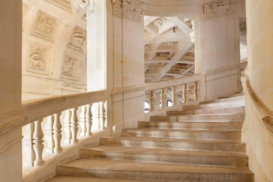 From Tours/Amboise: Chenonceau & Chambord Chateaux Day Trip - Amboise gives you a real lunch break