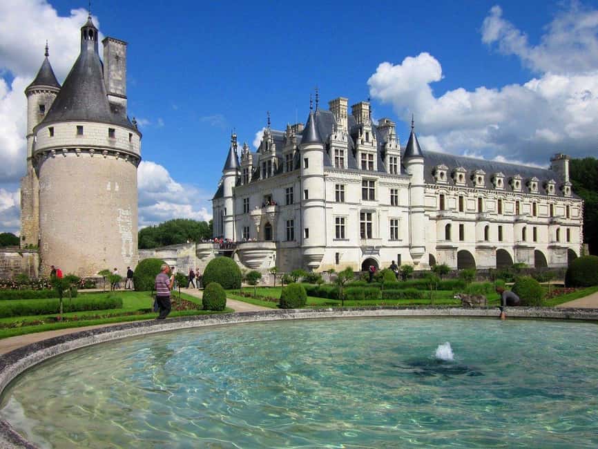 From Tours/Amboise: Chenonceau & Chambord Chateaux Day Trip - What to bring and how to pace yourself
