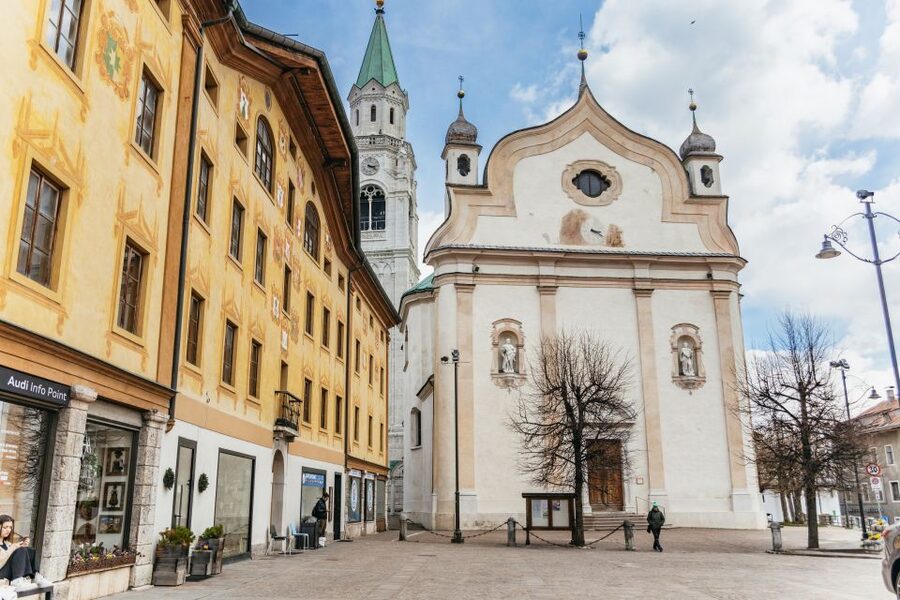 From Venice: Cortina and Dolomites Mountains Day Trip - Two hours at Lake Misurina