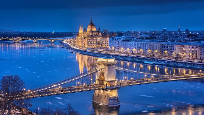 From Vienna: Budapest Group Day Trip - St. Stephen’s Basilica and the city center