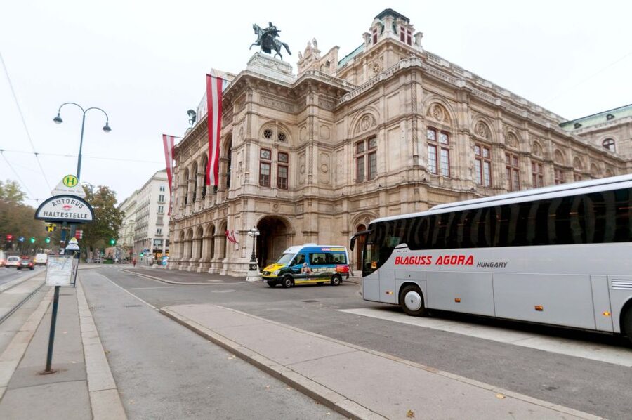 From Vienna: Guided Day Trip to Budapest - A short guided walk adds the detail
