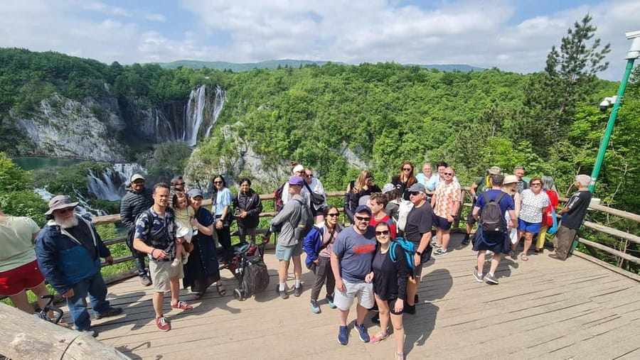 From Zadar: Plitvice Lakes Day Trip with Guide and Boat Tour - Meeting in Zadar and settling into the bus
