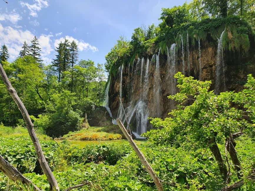 From Zagreb: Rastoke and Plitvice lakes Guided Day Trip - Summer crowds, winter snow, and seasonal limits