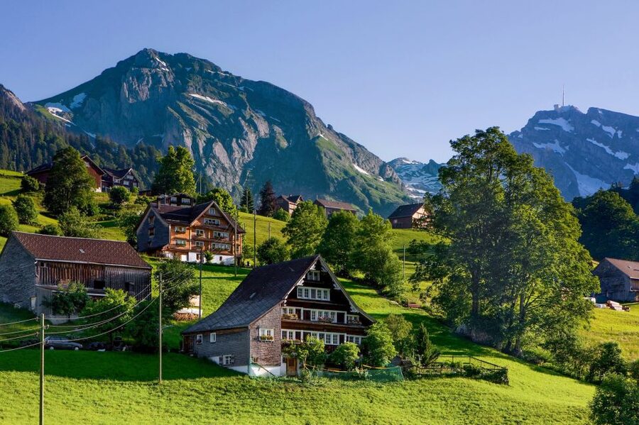 From Zurich: Bus Day Trip to Heidiland and Liechtenstein - The return beside Lake Walen