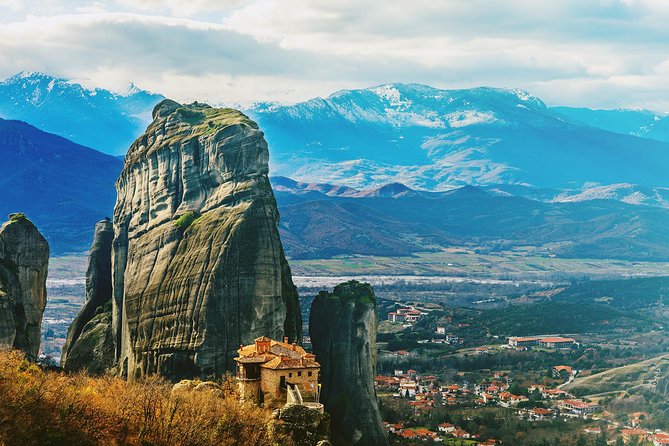 Full-Day Trip to Meteora from Thessaloniki - Visiting two monasteries by stairs