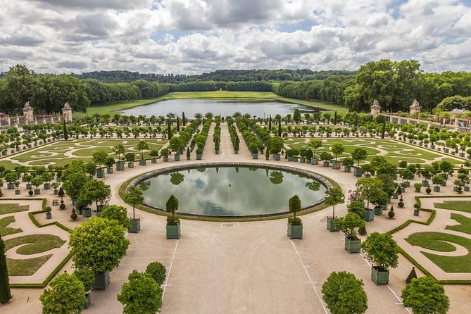 Giverny Monet's House & Versailles Palace Private Day Trip from Paris - Who will get the most from this day trip?