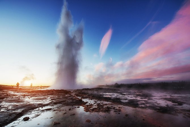 Golden Circle Day Trip with Fridheimar Greenhouse visit from Reykjavik - Large coach or small group?